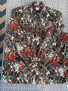 Levi's Green, Red & Cream Camouflage Button-Up